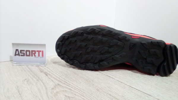 Мужские спортивные кроссовки Adidas Terrex AX2R (CP9680) черные/красные