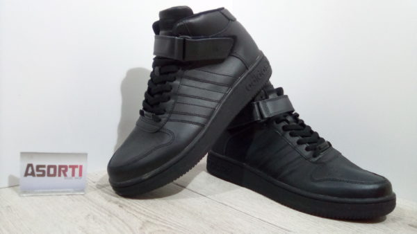 Мужские баскетбольные кроссовки Adidas Team Court Mid (B74598) черные