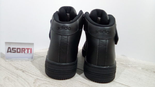 Мужские баскетбольные кроссовки Adidas Team Court Mid (B74598) черные