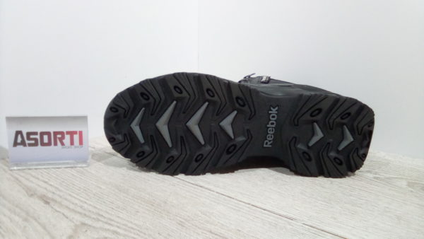 Мужские утепленные ботинки Reebok Crestview TR II (J16890) черные