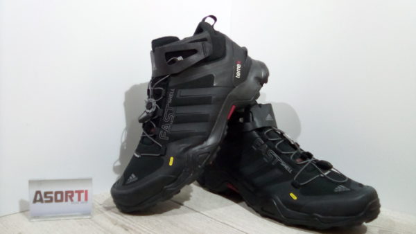 Мужские кроссовки для туризма Adidas Terrex Fastshell MID (M17464) черные